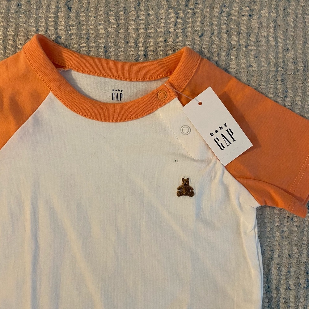 NWT Set of Three Gap 6-12month Boys Onesies - Picture 5 of 7